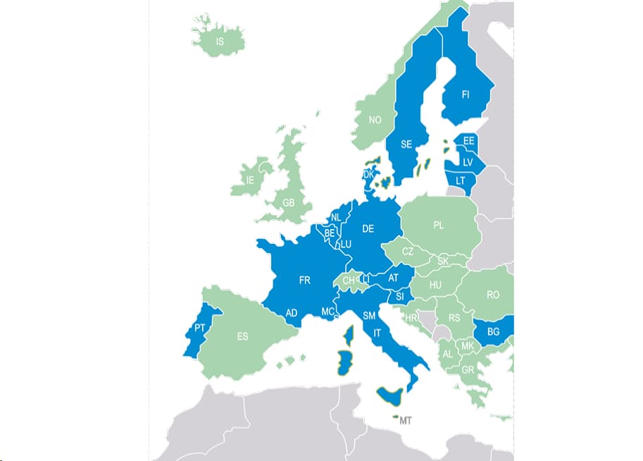 欧州単一特許制度に参加する17か国を示す欧州地図。フランス、ドイツ、イタリアなどが青色で示されている。
