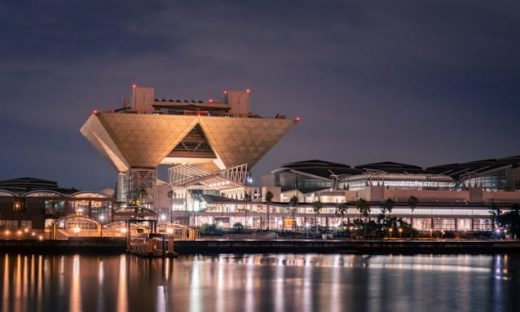 東京ビッグサイトの夜景 – 2024 知財・情報フェア&コンファレンス会場